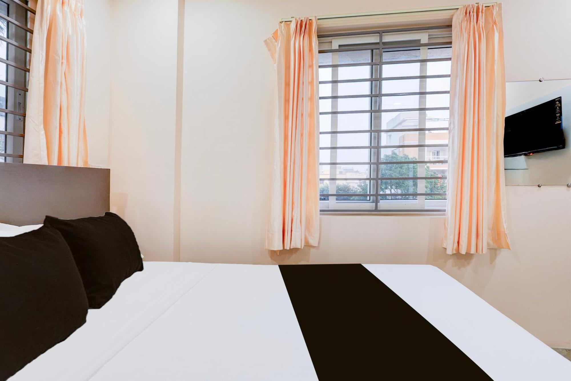 Super Townhouse Mvp Sector With Kailasagiri Hill View Pedda Waltair Bagian luar foto